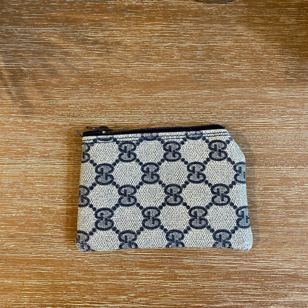 Vintage small Gucci coin purse give me an offer